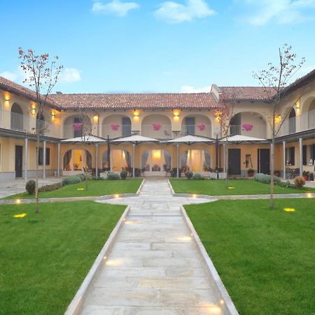 Agriturismo Cascina Varie Castagnito المظهر الخارجي الصورة