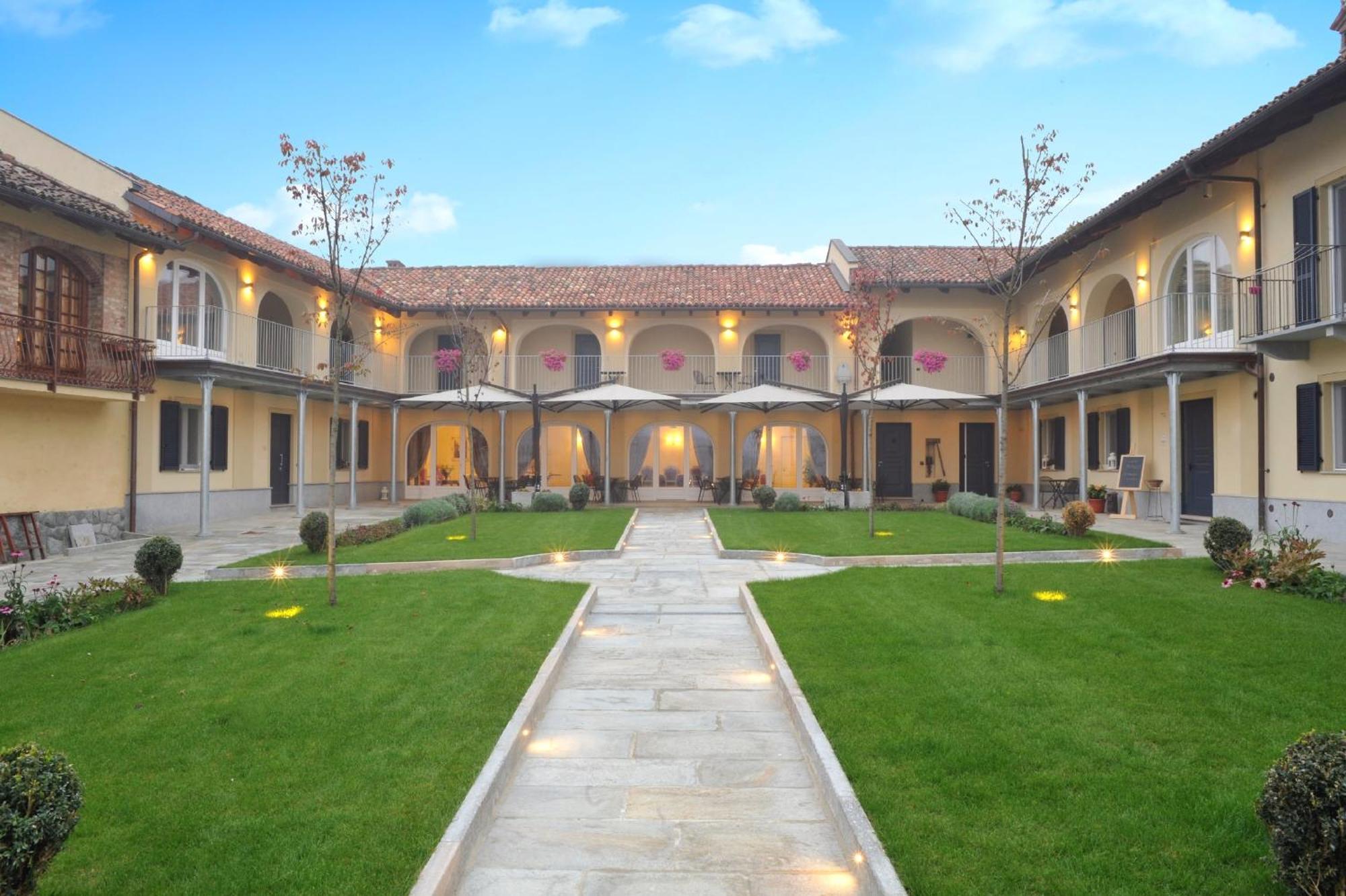 Agriturismo Cascina Varie Castagnito المظهر الخارجي الصورة