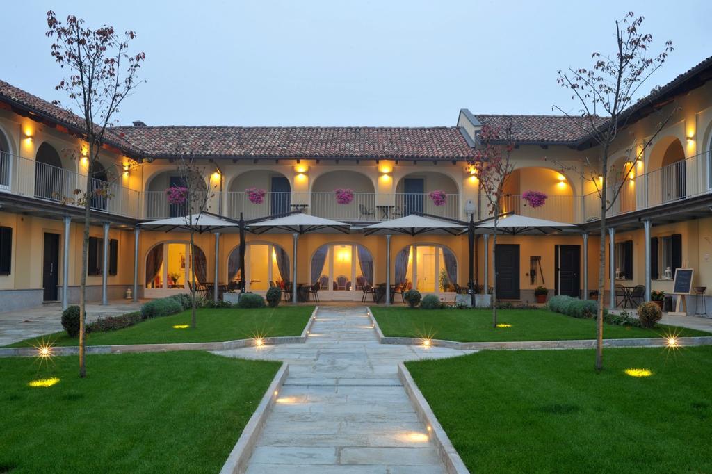 Agriturismo Cascina Varie Castagnito المظهر الخارجي الصورة