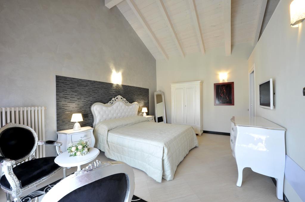 Agriturismo Cascina Varie Castagnito المظهر الخارجي الصورة