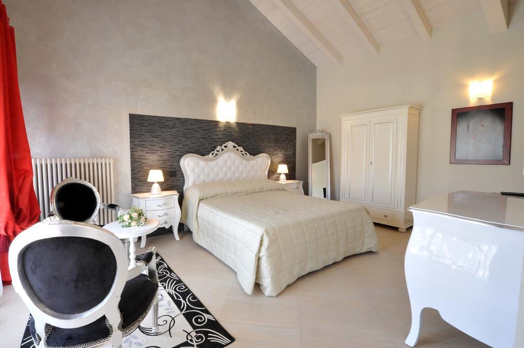 Agriturismo Cascina Varie Castagnito المظهر الخارجي الصورة
