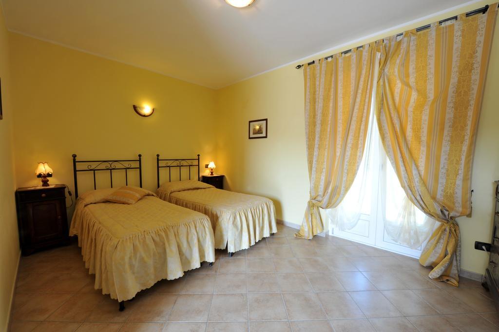 Agriturismo Cascina Varie Castagnito المظهر الخارجي الصورة