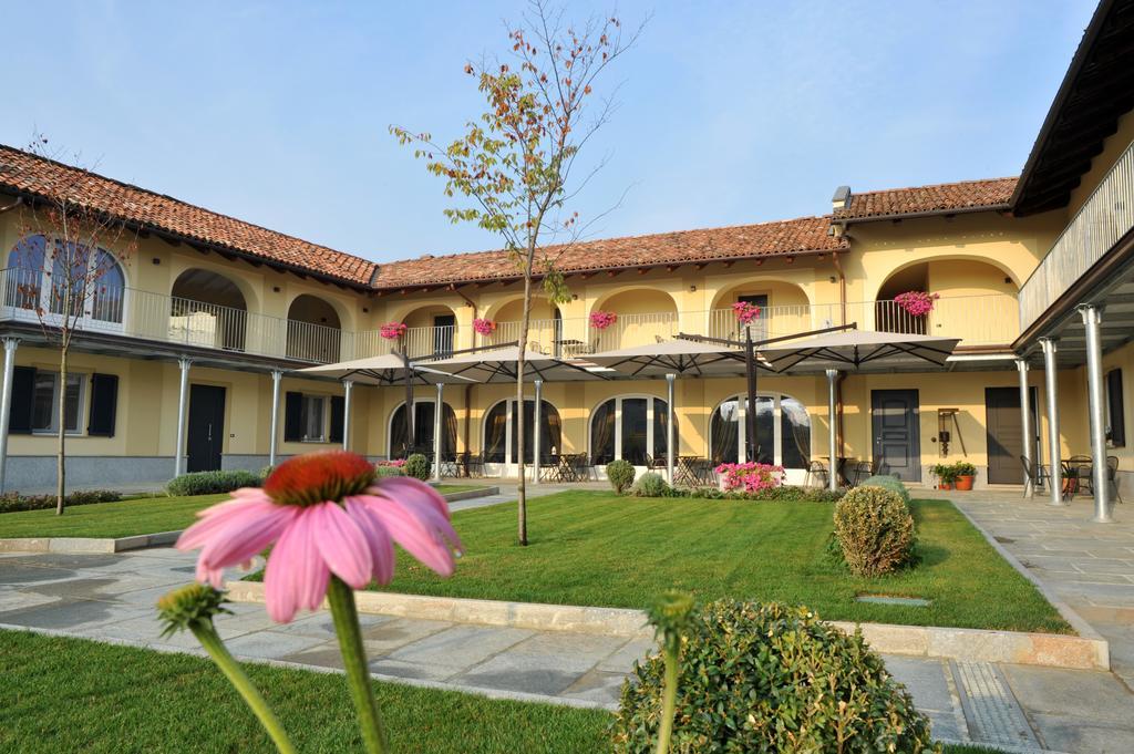 Agriturismo Cascina Varie Castagnito المظهر الخارجي الصورة